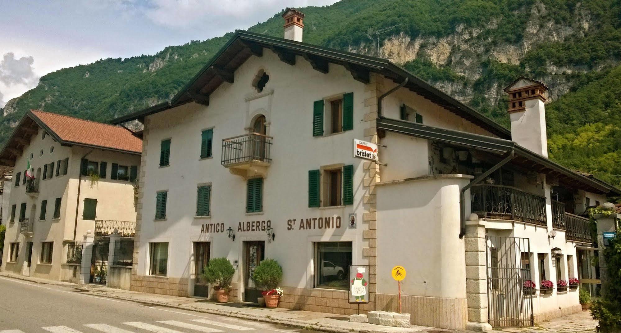 Antico Albergo Sant'Antonio Fonzaso Exteriör bild